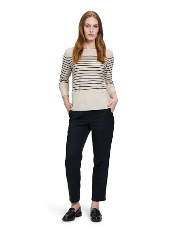 Betty Barclay Sweter w kolorze beżowym