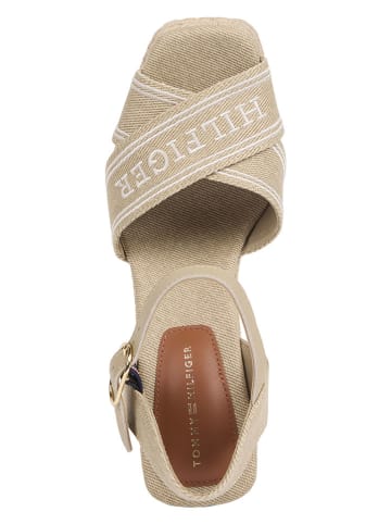 Tommy Hilfiger Keilsandaletten in Beige