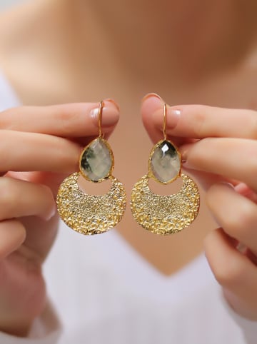 L'Atelier de Gaia Pozłacane kolczyki z prehnitem
