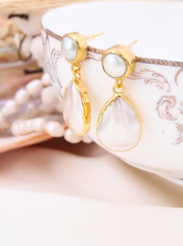 L'Atelier de Gaia Pozłacane kolczyki-wkrętki z masą perłową