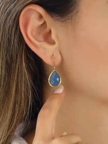 L'Atelier de Gaia Vergulde oorhangers met edelstenen