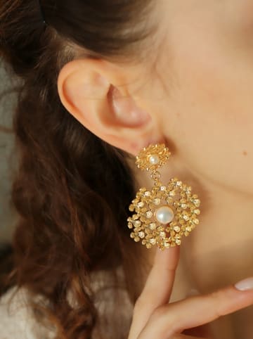 Pierres delicates Vergulde oorstekers met parels