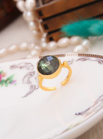 L'Atelier de Gaia Vergold. Ring mit Edelstein