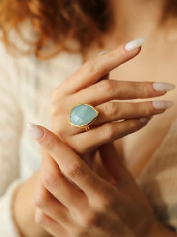 L'Atelier de Gaia Pozłacany pierścionek z opalem