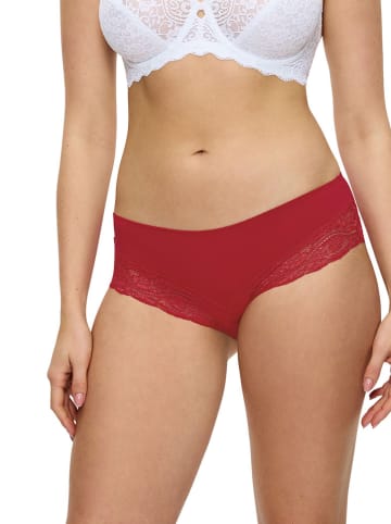 Triumph Pełne figi w kolorze czerwonym
