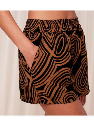 Triumph Shorts in Schwarz/ Camel