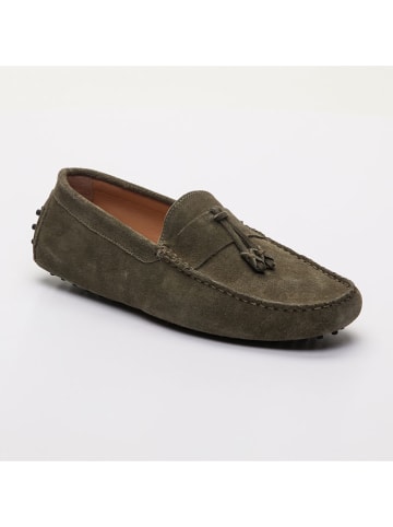 CHARLES & SMITH Skórzane mokasyny "Dalton" w kolorze khaki