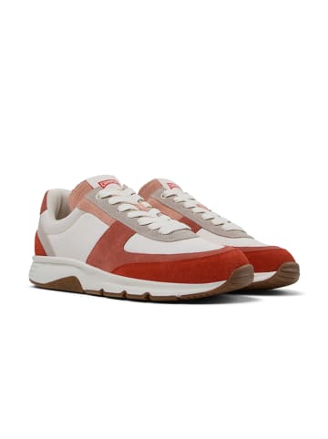 Camper Sneakersy w kolorze kremowo-pomarańczowym