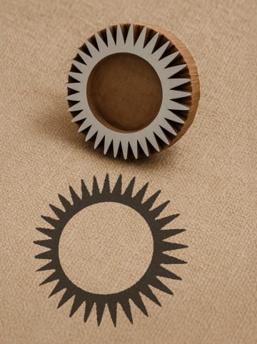 Samimi Stempel "Sun" w kolorze jasnobrązowo-białym - 7 x 7 cm