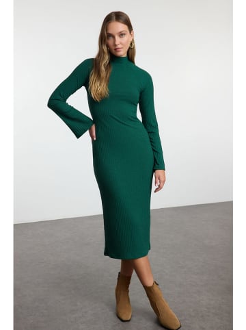 trendyol Kleid in Grün