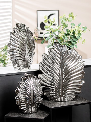 GILDE Vase "Monstera" in Silber - (B)37 x (H)45 x (T)11 cm