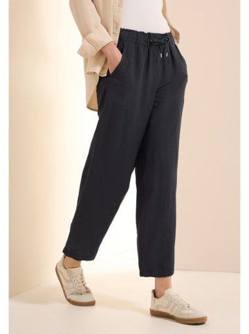 Cecil Hose in Schwarz