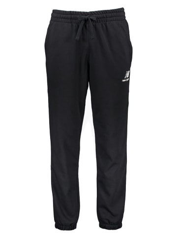 New Balance Spodnie dresowe "Essentials" w kolorze czarnym