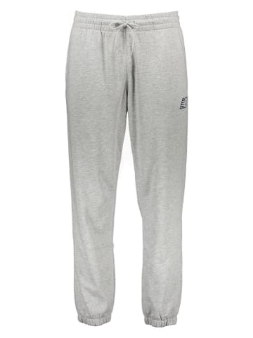 New Balance Spodnie dresowe "Sport Seasonal" w kolorze szarym