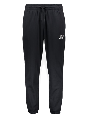 New Balance Spodnie dresowe "Sport Seasonal" w kolorze czarnym