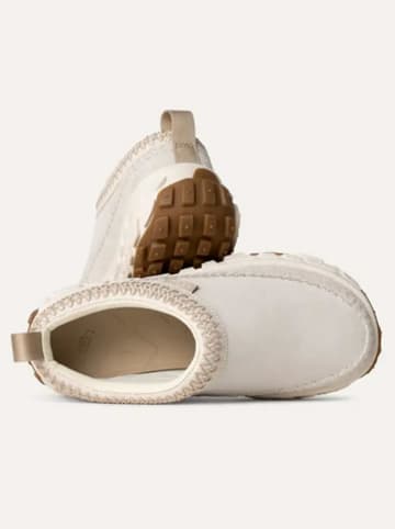 UGG Botki "Venture Daze" w kolorze kremowym ze skóry owczej