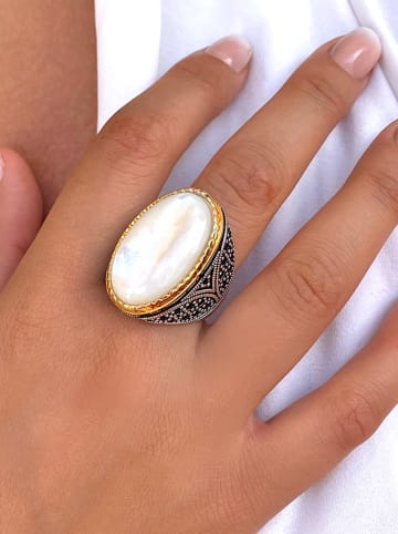 Nomad Vergold. Ring mit Perlmutt