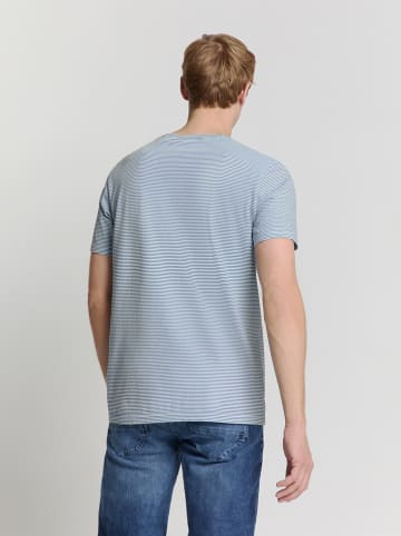 No Excess Shirt in Hellblau