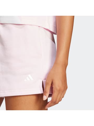 adidas Szorty dresowe w kolorze jasnoróżowym