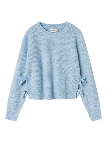 name it Sweter "Linnea" w kolorze błękitnym