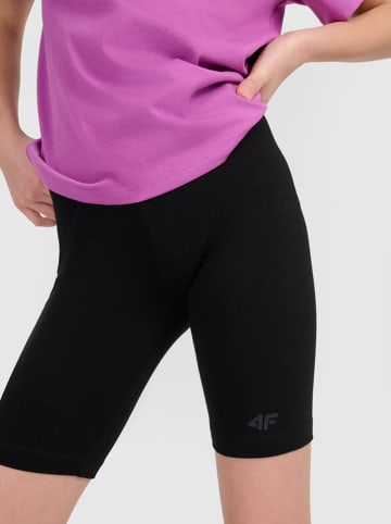 4F Short zwart