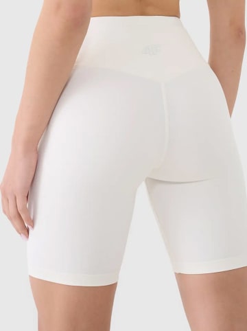 4F Funktionsshorts in Creme