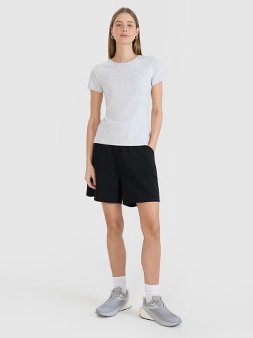 4F Shorts in Schwarz
