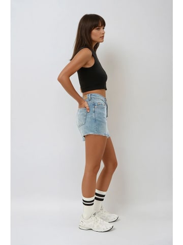 Weekday Jeans-Shorts in Hellblau