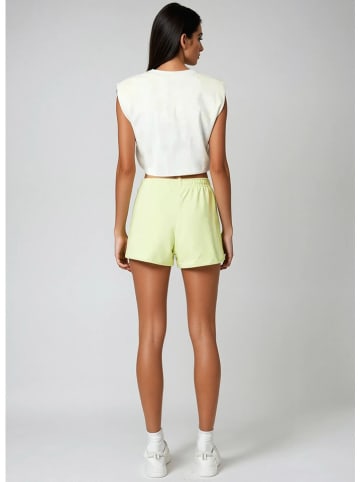 Weekday Sweatshort geel