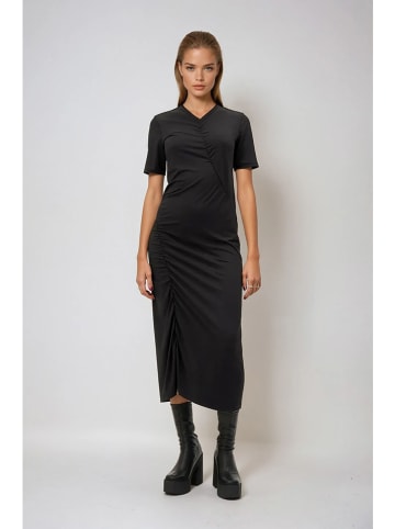 Weekday Kleid in Schwarz