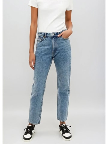 Monki Jeans - Regular fit - in Blau