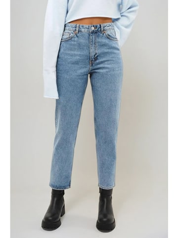 Monki Jeans - Regular fit - in Hellblau