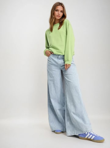 Monki Bluza w kolorze zielonym