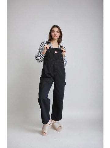Monki Latzhose in Schwarz