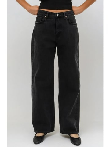 Monki Jeans - Comfort fit - in Schwarz