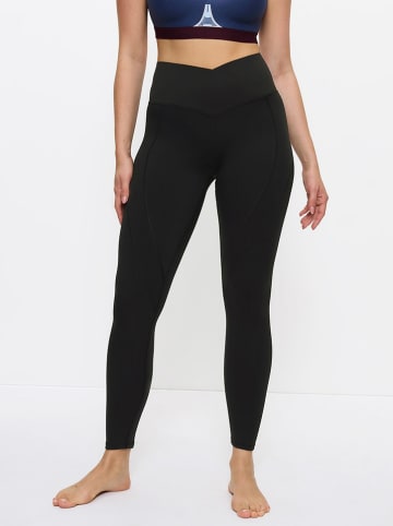 Triumph Legginsy "Cardio RTW" w kolorze czarnym