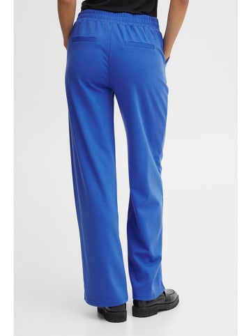 b.young Hose in Blau