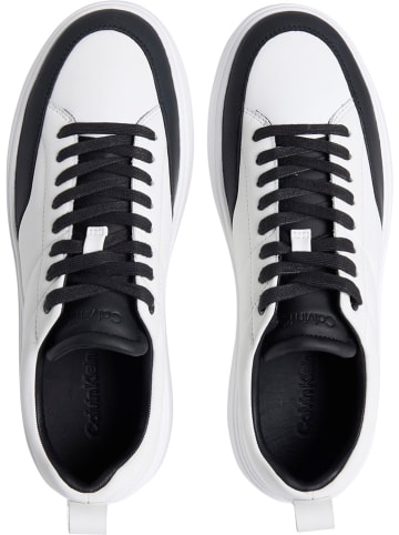 Calvin Klein Leder-Sneakers in Weiß/ Schwarz