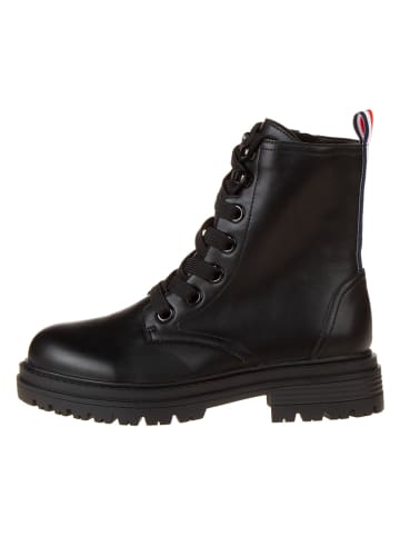 Inselhauptstadt Boots in Schwarz