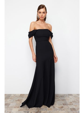 trendyol Kleid in Schwarz