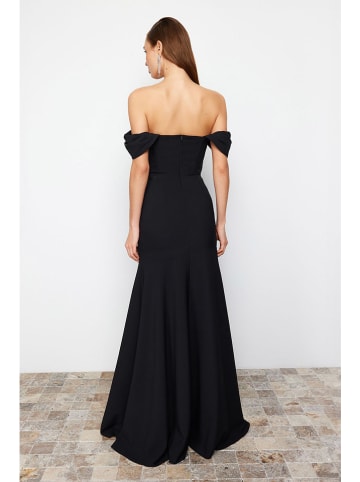 trendyol Kleid in Schwarz