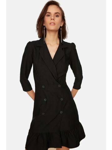 trendyol Kleid in Schwarz