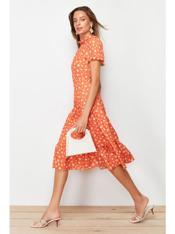 trendyol Kleid in Orange