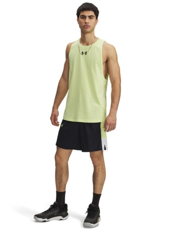 Under Armour Trainingsshorts in Schwarz