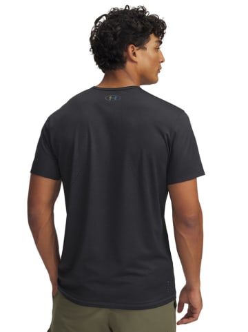 Under Armour Trainingsshirt in Schwarz