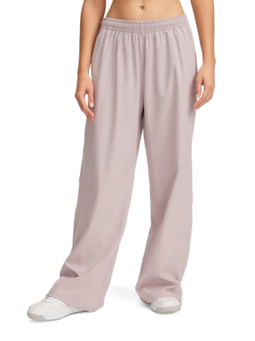 Under Armour Trainingsshorts in Grau