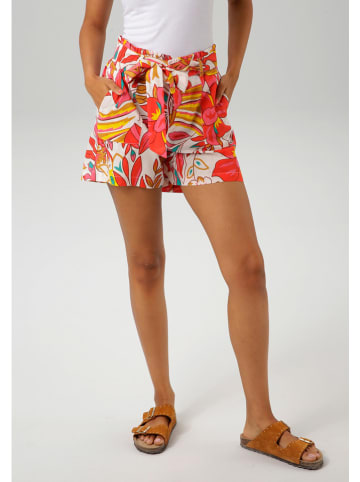 Aniston Shorts in Bunt