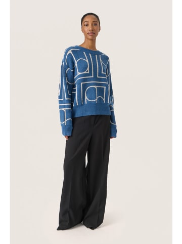 Soaked in Luxury Sweter w kolorze niebieskim