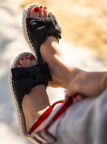 Bellucci Slippers zwart