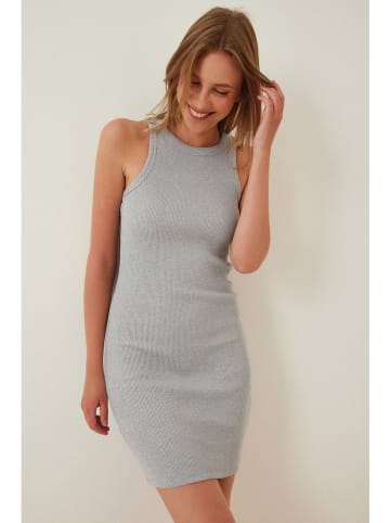 Happiness Istanbul Kleid in Grau